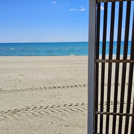Le Bridge Barcares Clim Acces Plage Direct Parking Prive Le Barcarès Exterior foto